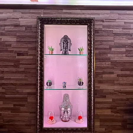 Beautiful 2 Piece Center Nice